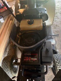 Zahradní traktor Yard Pro 12hp92 - 7
