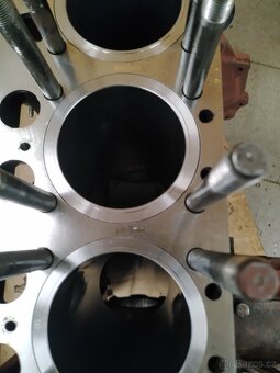 Prodám na Zetor URI - 7