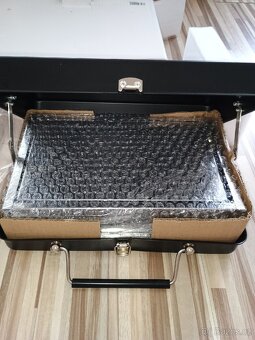 Přenosný kufříkový gril - 7