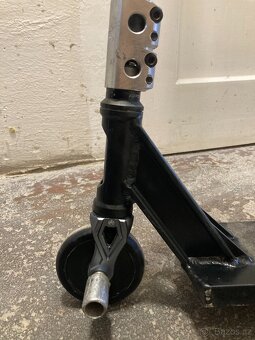 Freestyle koloběžka District - 7