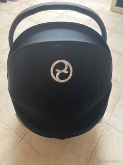 Autosedačka Cybex Aton 5 Deep Black + základna - 7