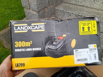 Robotická sekačka Landxcape 300m2 - 7