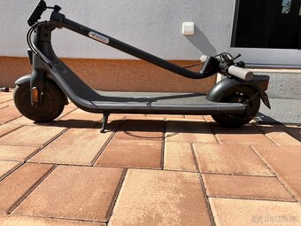 Prodám elektrokoloběžku Ninebot KickScooter E2 by Segway - 7