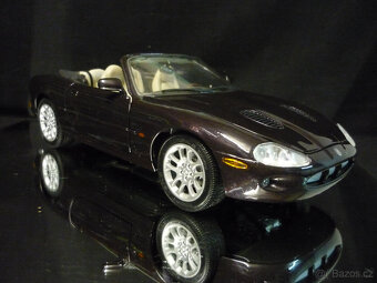 Jaguar XKR S/C Maisto 1/18 - 7