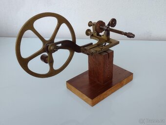 Stará hodinářská frézka - 7