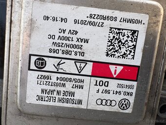 Vw Caddy pravý bi xenon - 7