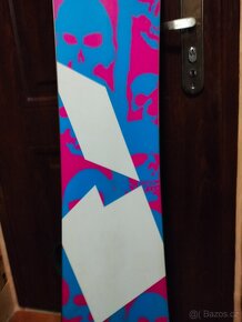 Prodám úplně nový snowboard ALLIAN 151cm dlouhý. - 7