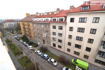 Pronájem bytu 1+kk, 28m² ul. Kolbenova, původní cihlový dům - 7