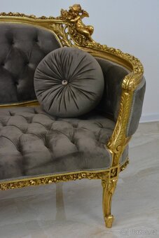 Zámecké řezbované sofa s amorky - čalouněné - 7