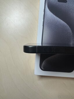 iPhone 15 Pro Max – 256 GB – poškozený - 7