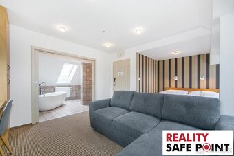 Prodej hotelu - Dobřany, ev.č. 00617 - 7