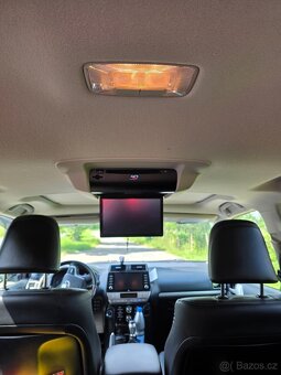 Toyota Land Cruiser 150 ,executive ,7míst ,střešní okno, DVD - 7