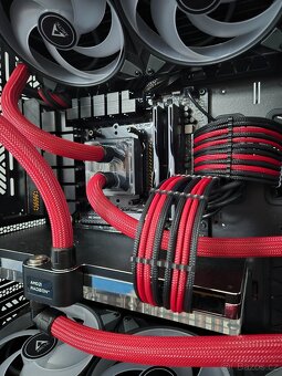 Herní počítač, Custom vodní loop, 7950x Ryzen. 7900XT Radeon - 7