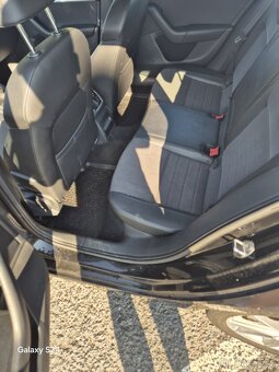 Škoda Octavia 2.0Tdi 110kw ELEGANCE Combi - 7