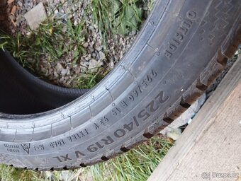 225/40/19 Nokian/Continental - zimní pneu 4ks - 7