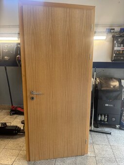 Prodám interiérové dveře se zárubněmi - 7