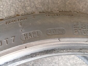 CELOROČNÍ 225/40R18 - 7