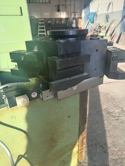 Upínací revolverova hlava - 7