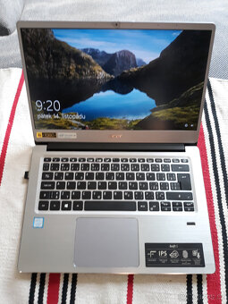 Funknční notebook Acer - 7