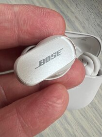 BOSE QuietComfort Earbuds II, BIELE+ stuple /SUPER CENA/ - 7