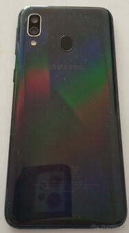 Prodám Samsung Galaxy A40, stav A - 7