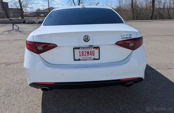 Alfa Romeo Giulia 2021 - 7