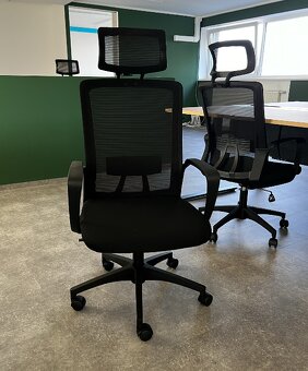 Kancelářská židle Base Plus černá na kolečkách - 7