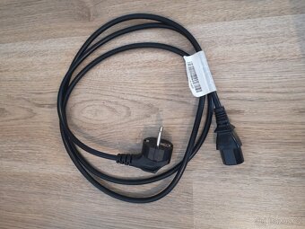 Projektor Benq a plátno - 7