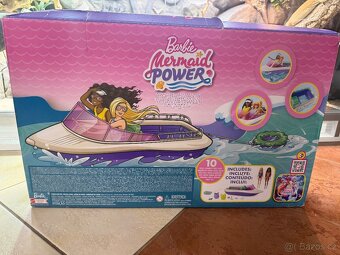 Dvě panenky Barbie s motorovým člunem - 7