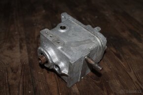 Jawa Special 250 přírubová obal převodovky - 7