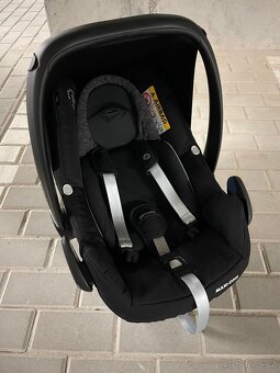Autosedačka Maxi Cosi Rock se základnou - 7