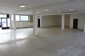 PRONÁJEM OBCHODNÍCH PROSTOR V CENTRU PROSTĚJOVA - 7
