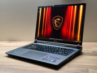 RTX 4090 16GB_MSI VECTOR 16 HX_i9-14900HX_32GB_16" 240HZ 2K - 7