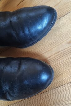 Dámské černé kožené kotníkové zimní boty - 7