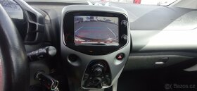 Toyota Aygo 1.0vvti výbava X-play, navi, park kamera - 7