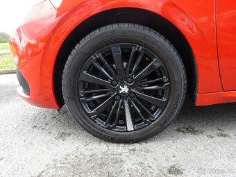 PEUGEOT 208 1,2 PURETECH,GARANCE KM - 7