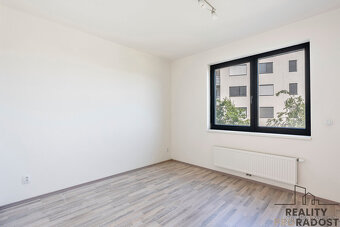 Pronájem bytu 2+kk 66 m², OV, Praha 9 – Vysočany - 7