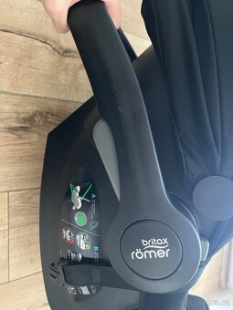 Autosedačka Britax Römer baby safe core 2023 + isofix Britax - 7