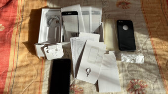 iPhone 7 128Gb černý kompletní balení - 7