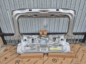 Víko kufru VW Golf VIII. Páté dveře VW Golf 8. - 7