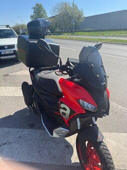Aprilia SR GT 200 - 7