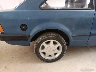 Ford Escort - 7