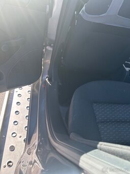 Škoda Octavia 2 tour 1.6 mou rok 2012 - 7