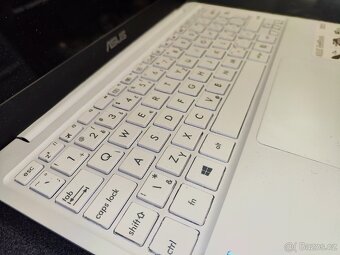 Asus EeeBook X205T 11,6" - 7