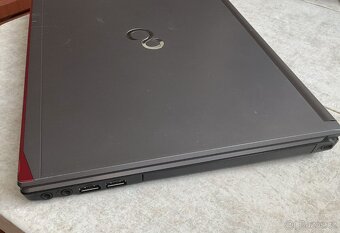 Fujitsu Lifebook E736 - 7