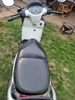 Aprilia Scarabeo 200IE Light - 7