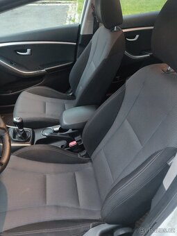Hyundai i30 kombi 1.6 crdi 1.majitel - 7