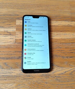 HUAWEI P20 LITE (ANE-LX1) 4 GB/64 GB S PRASKLÝM ZADNÍM SKLEM - 7