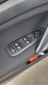 Peugeot 308 2.0 hdi 110 kw - 7