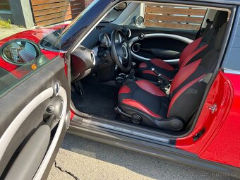 Mini Cooper 1.6 i 88 kw . Výborný stav - 7